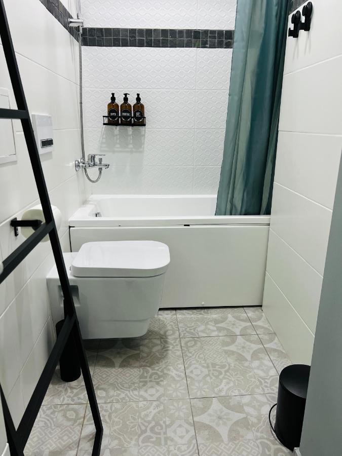 The Right Coast Apartment With Free Private Parking Рига Экстерьер фото