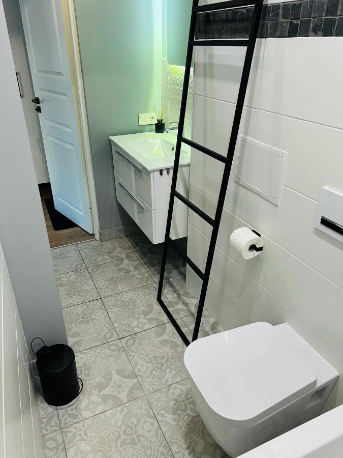The Right Coast Apartment With Free Private Parking Рига Экстерьер фото