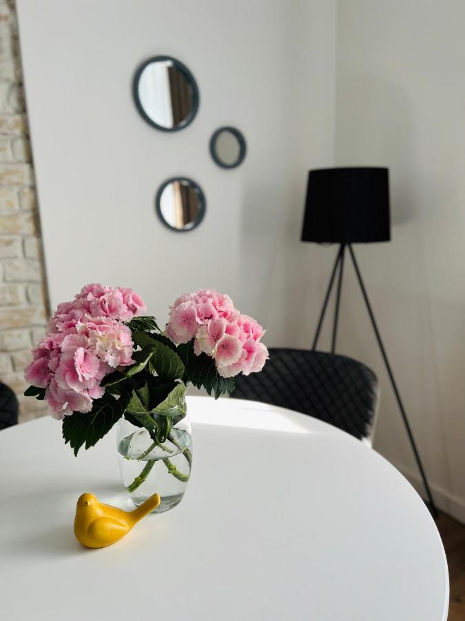 The Right Coast Apartment With Free Private Parking Рига Экстерьер фото